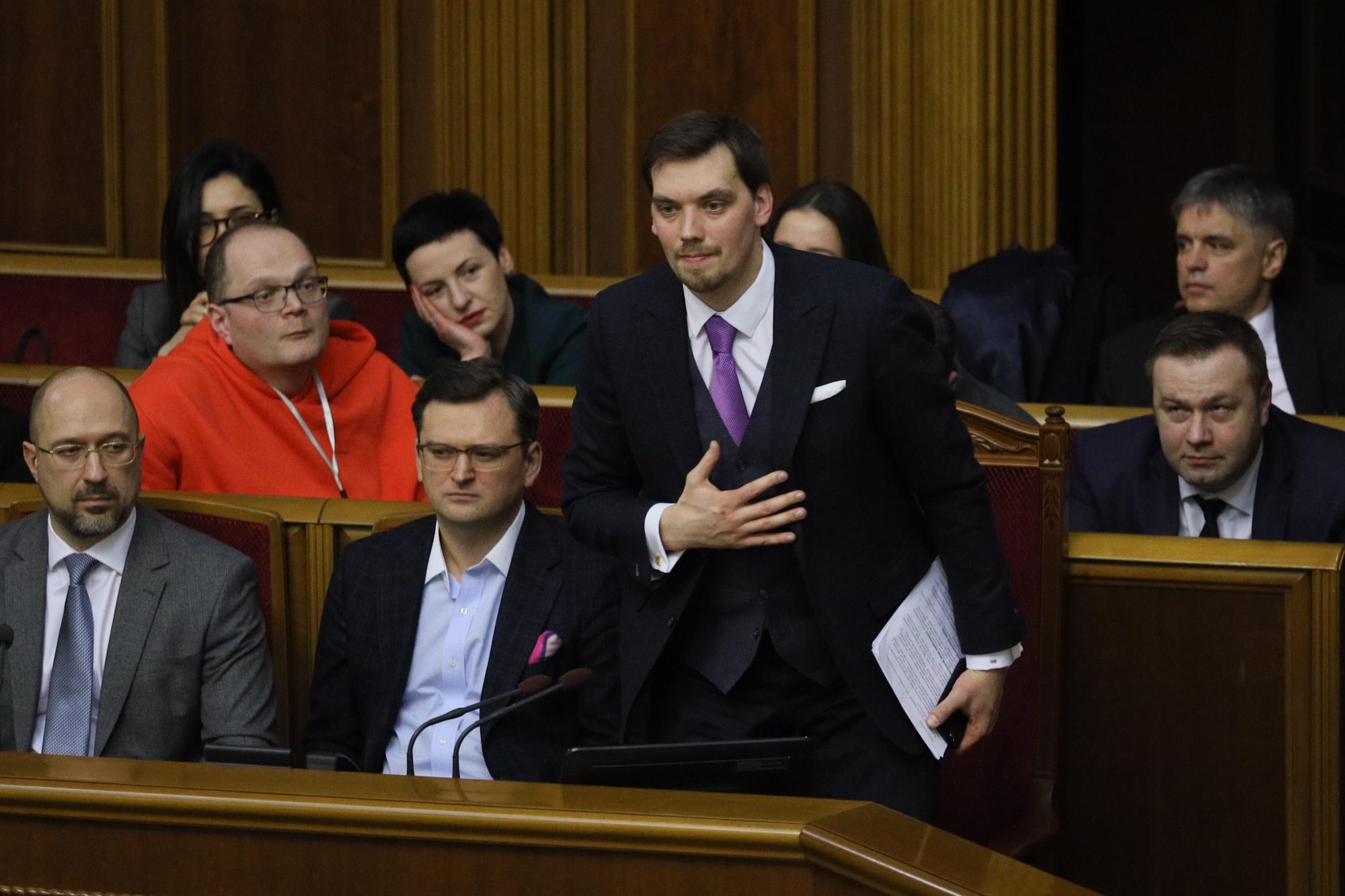 З'явилися фото жесту Гончарука після голосування про його відставку